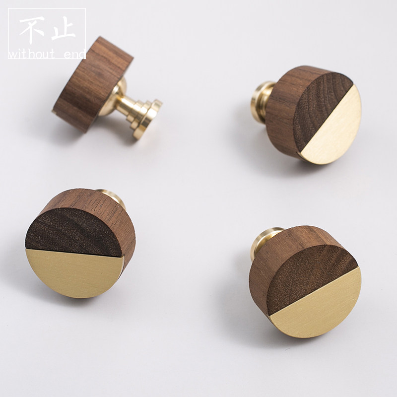 Japanese Furniture Hardware - Puxador Pequeno de Madeira de Nogueira
